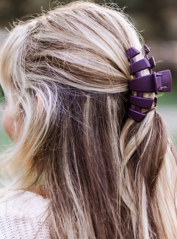 Classic Burgundy Bliss Medium Claw Hair Clip - Tres Chic Boutique