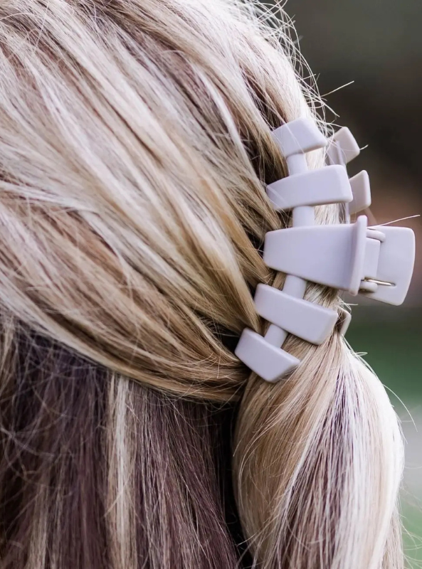 Classic Silver Flames Medium Claw Hair Clip - Tres Chic Boutique