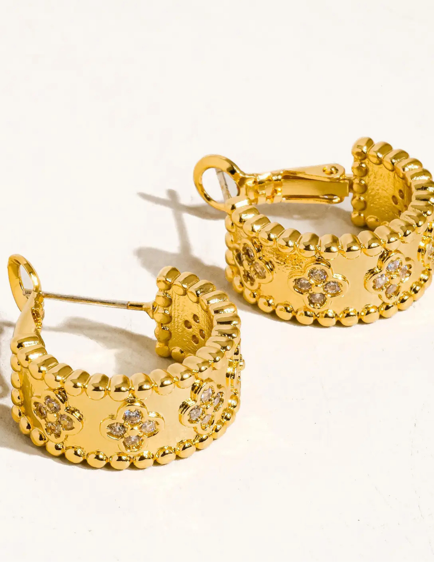 Ismaël 18K Gold Vintage Floral Hoop Earring - Tres Chic Boutique