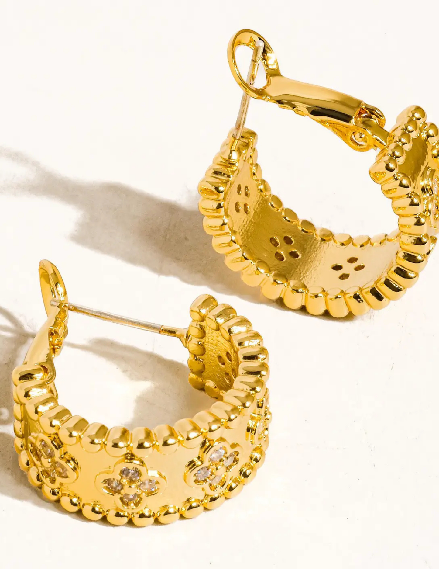 Ismaël 18K Gold Vintage Floral Hoop Earring - Tres Chic Boutique