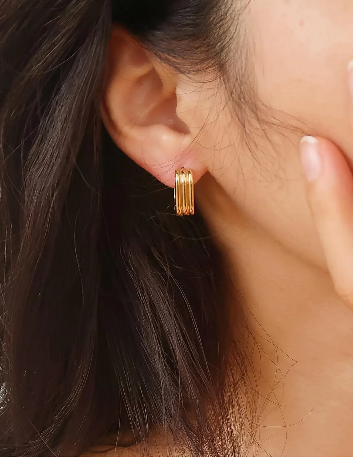 Noa 18K Gold Non-Tarnish Stripe Hoop Earring - Tres Chic Boutique