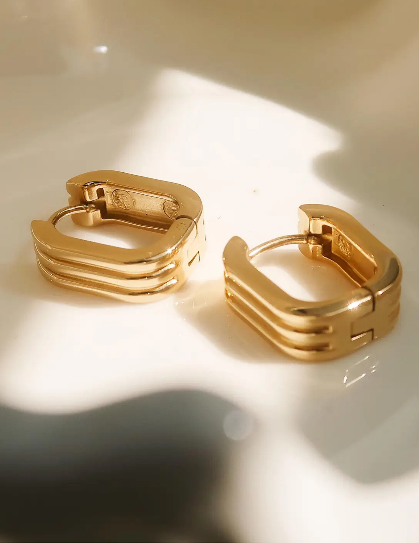 Noa 18K Gold Non-Tarnish Stripe Hoop Earring - Tres Chic Boutique