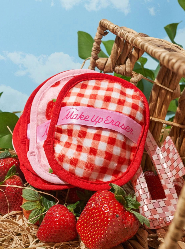 MakeUp Eraser- Strawberry Fields 7-Day Set | Limited Edition - Tres Chic Boutique