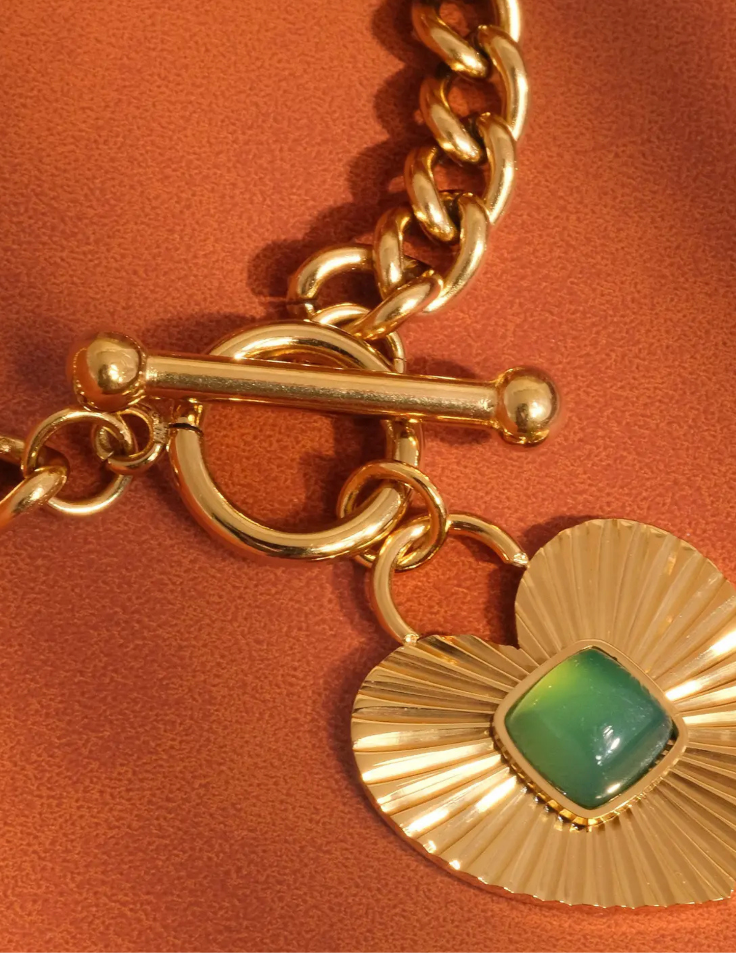 Après 18K Gold Non-Tarnish Green Heart Chain Necklace - Tres Chic Boutique