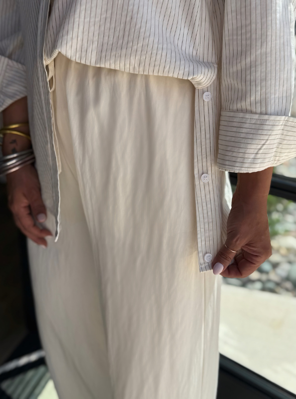 Ivory Wide Leg Pleated Pants - Tres Chic Boutique