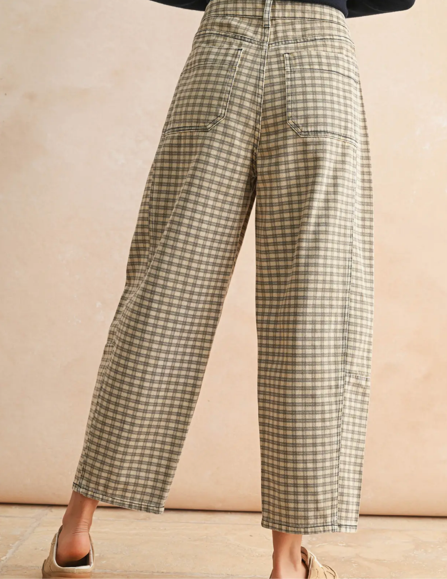 Mini Checker Pattern Barrel Pants- Tan/Brown