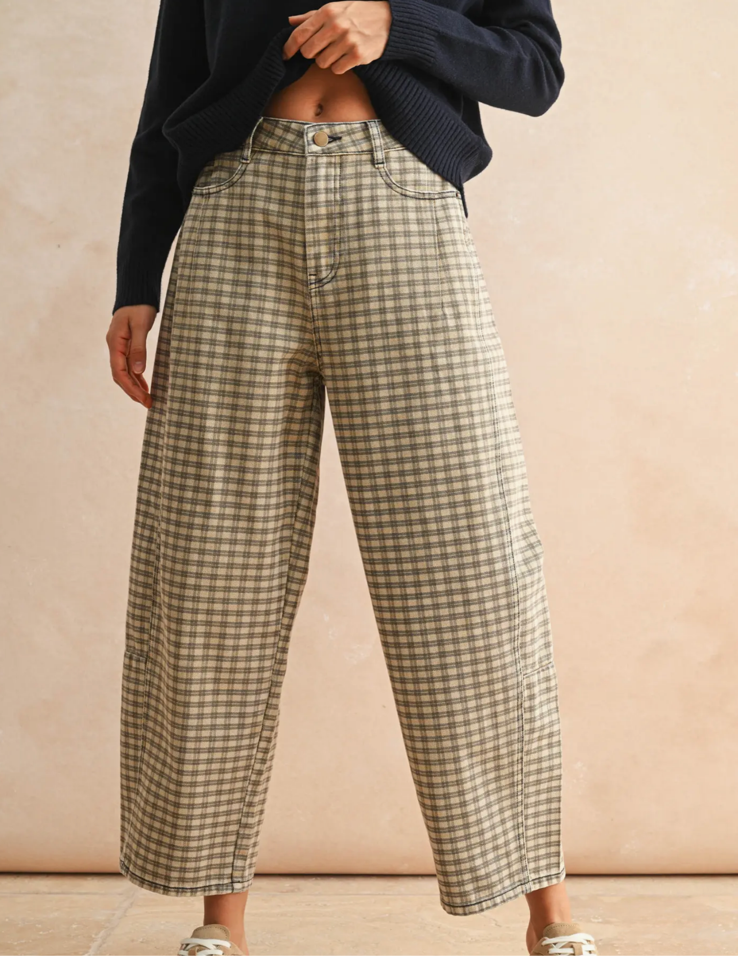 Mini Checker Pattern Barrel Pants- Tan/Brown