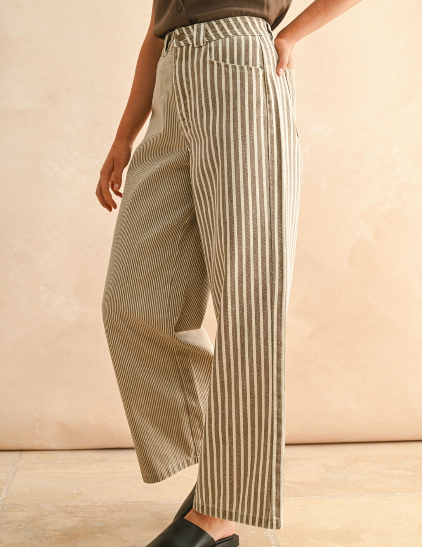 Stripe Fabric Mixed Pants- Brown