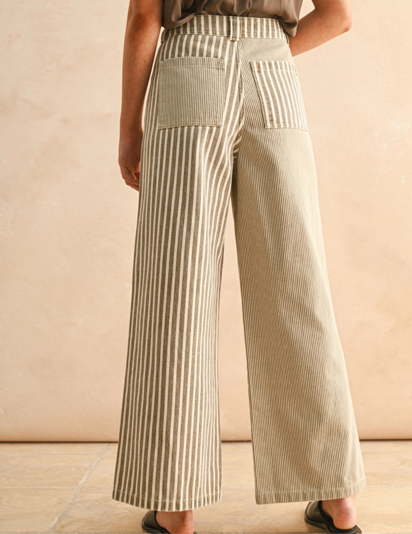 Stripe Fabric Mixed Pants- Brown