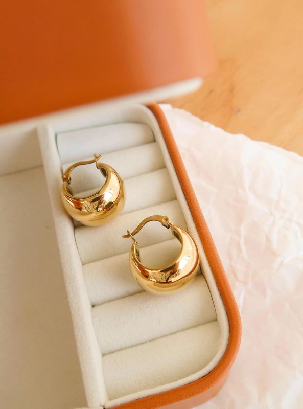 Amelie 18K Huggie Earrings