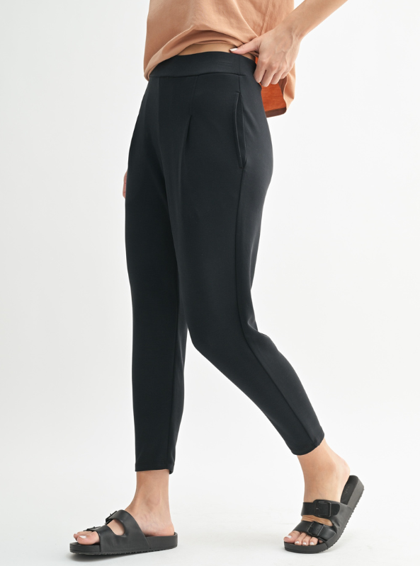 Pleated Scuba 7/8 Tailored Pant