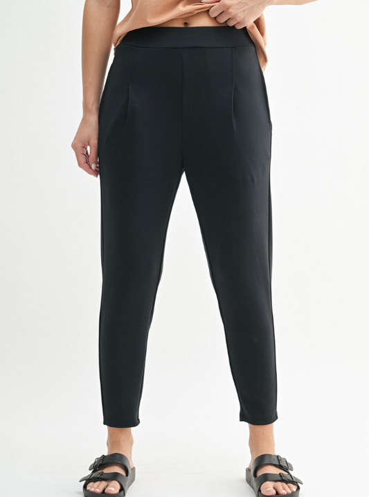 Pleated Scuba 7/8 Tailored Pant