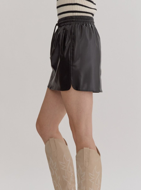 Black Faux Leather Mini Skirt - Tres Chic Boutique