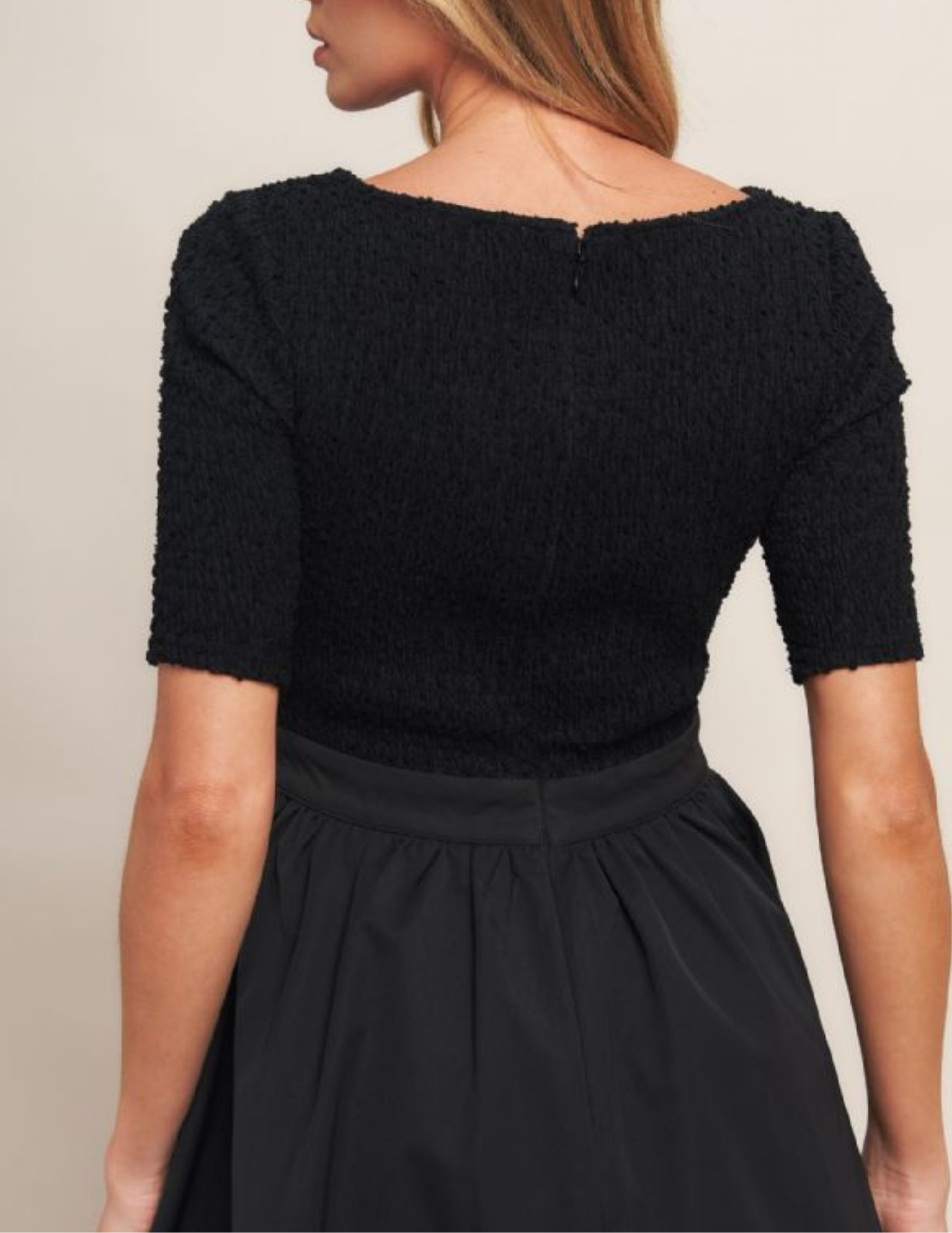 Evening Grace Black Midi Dress