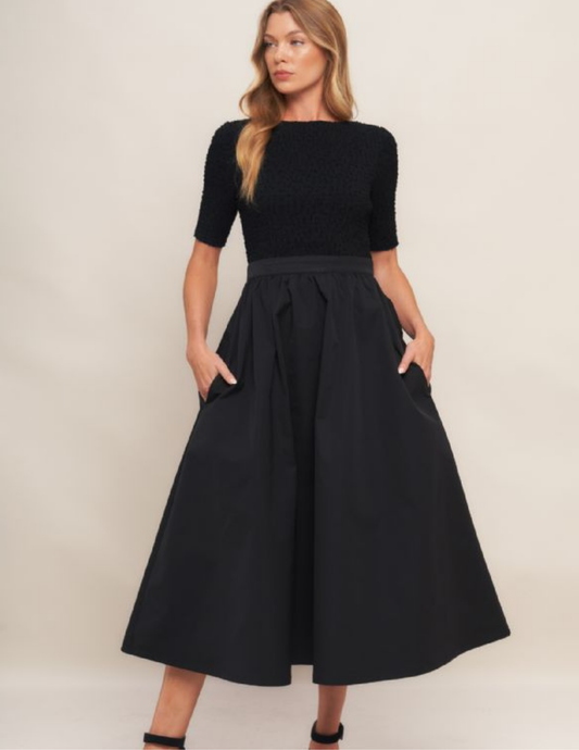 Evening Grace Black Midi Dress