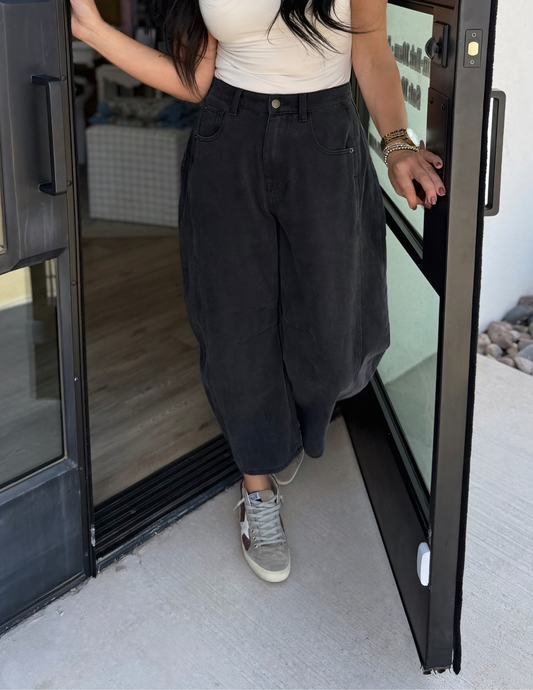 Black Barrel Jean