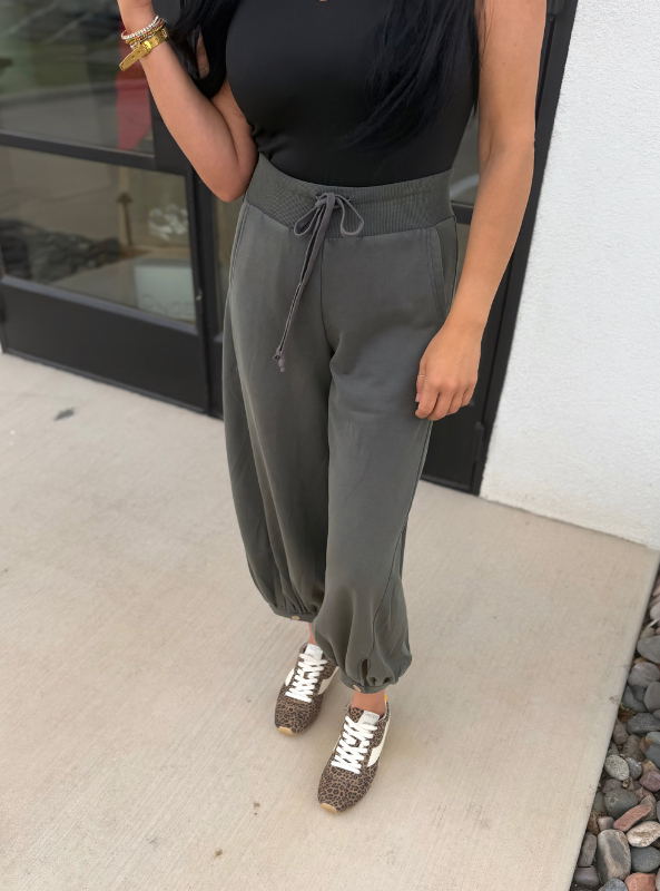 Acid Washed Capri Bubble Pants- Charcoal