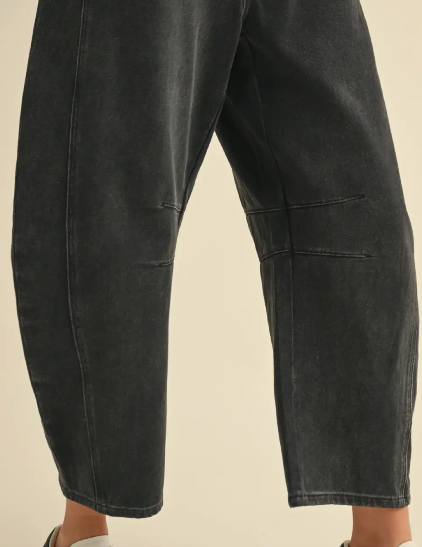 Black Barrel Jean