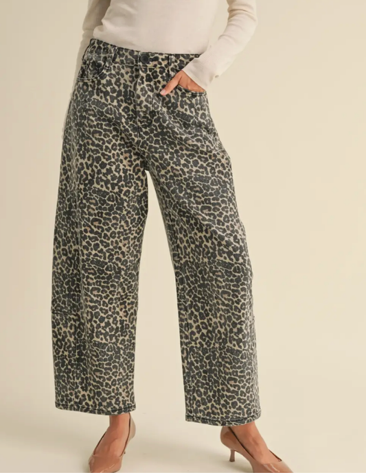 Leopard Print Barrel Jeans - Tres Chic Boutique
