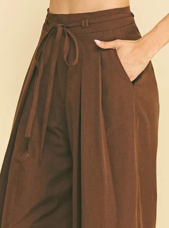 Pleated Detail Wide Leg Pants -Brown