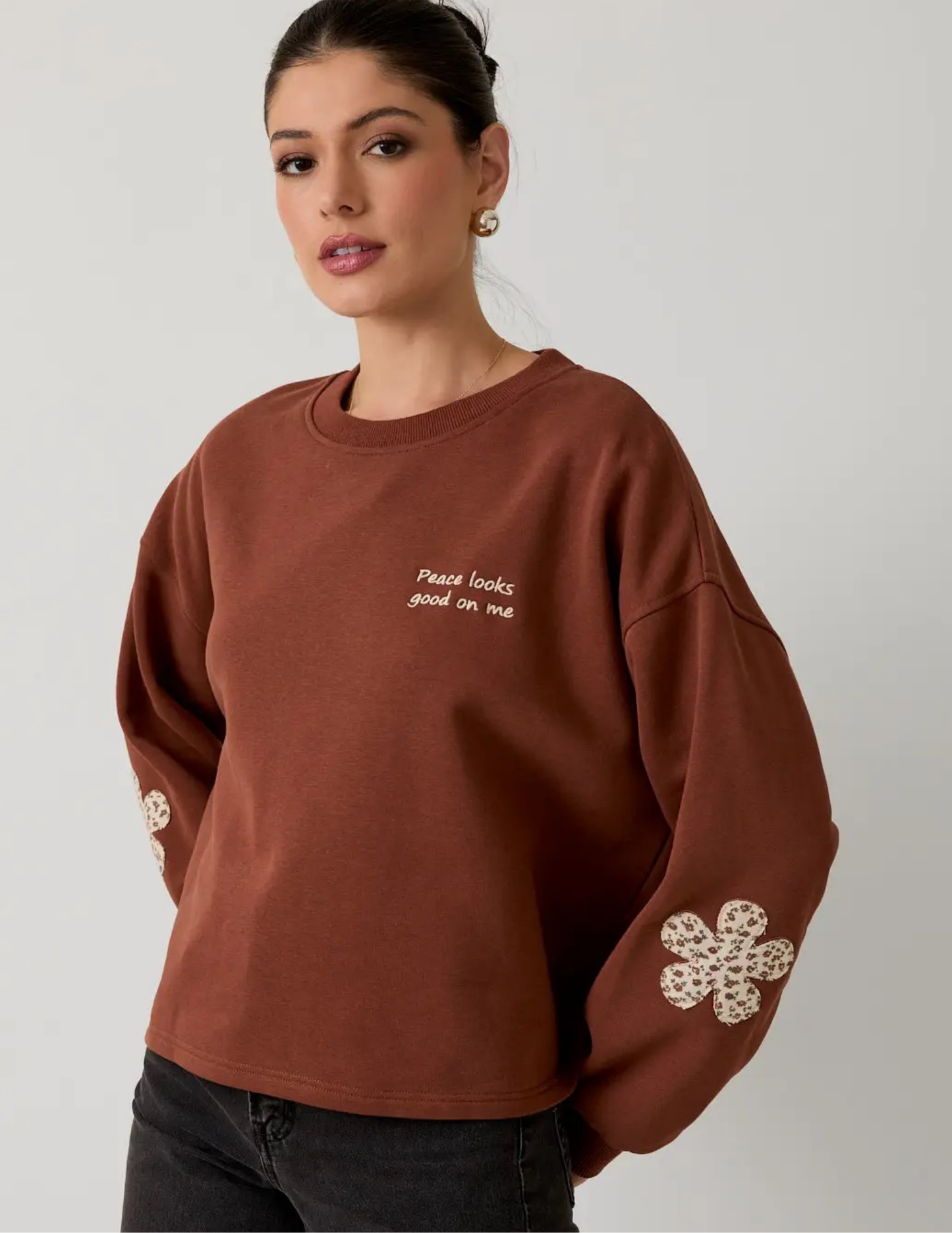 Crew Neck Patch Sweatshirt- Brown